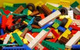 レゴ、再生ペット製品断念　温室ガス排出増が判明