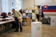 ウクライナ支援停止派が第1党へ　隣接のスロバキア議会選