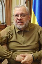 インタビューに応じるウクライナのハルシチェンコ・エネルギー相（共同）