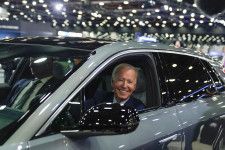 2022年9月、自動車ショーを訪れたバイデン大統領＝デトロイト（AP＝共同）