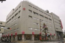 佐賀唯一の百貨店、自力再建断念　京都の不動産会社に譲渡