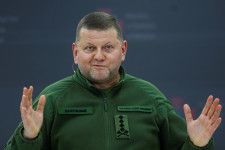 記者会見するウクライナ軍のザルジニー総司令官＝2023年12月、キーウ（ロイター＝共同）