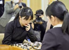囲碁、仲邑女流棋聖が敗れ失冠　韓国移籍前最後のタイトル戦