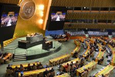 ウクライナ侵攻2年について協議する国連総会の会合＝23日、ニューヨークの国連本部（共同）