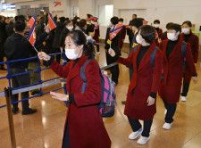 サッカー北朝鮮女子が来日　羽田空港で出迎え「万歳」