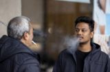NZたばこ禁止、1年で幕　政権交代で方針一変