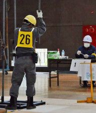 外国人労働者の在留資格「特定技能1号」の建設分野の試験＝2020年8月、静岡県内