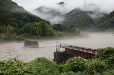 2020年7月の豪雨で被害を受けたJR肥薩線の橋梁（きょうりょう）＝2023年7月、熊本県球磨村