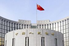 中国人民銀、7カ月連続金利維持　景気対策の効果見極め