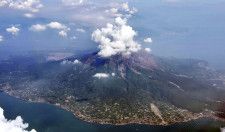 桜島噴火、避難範囲拡大　全島から半径7キロへ
