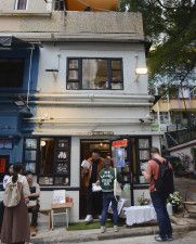 香港、岐路に立つ独立系書店　「中国化」圧力で閉店も