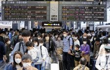 昨年の5月3日、ゴールデンウイークで混雑するJR東京駅の新幹線ホーム
