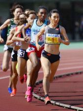 女子1500メートル（タイムレース）　力走する田中希実（1）＝熊本市