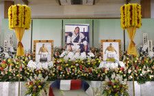 大相撲の元横綱曙の葬儀で祭壇に飾られた遺影＝14日午後、東京都内