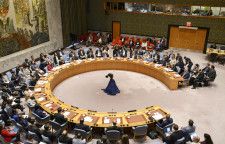 イランによるイスラエル攻撃を協議する国連安保理の緊急会合＝14日、ニューヨークの国連本部（共同）