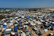 ガザの難民キャンプ＝3月（ロイター＝共同）