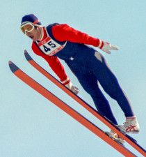 日本に冬季五輪史上初の金メダルをもたらした70メートル級ジャンプの笠谷幸生＝1972年2月、宮の森ジャンプ競技場で撮影