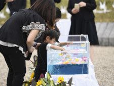 遺族、再発防止に「日々努力を」　中華航空機墜落事故から30年