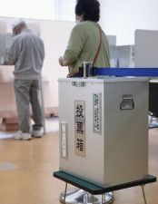 衆院長崎3区補欠選挙の投票所＝28日午前、長崎県大村市