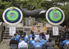 和歌山県太地町で営まれた「鯨供養祭」＝29日午前