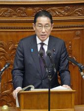 衆院本会議で施政方針演説を行う岸田首相＝1月