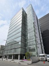 小林製薬の本社が入るビル＝4月、大阪市