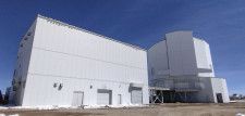 完成したアタカマ天文台（TAO）の山頂施設（東大TAOプロジェクト提供）