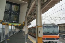 車掌、思い込みで非常停止せず　吉川駅で男性転落死、JR東日本