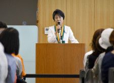 「うまずして何が女性か」　上川外相、静岡知事選応援演説で