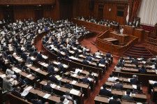 日本版DBS法案、参院審議入り　子と接する仕事、性犯罪歴を確認