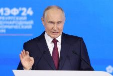 ロシア大統領、経済発展に自信　欧米に頼らぬ成長強調