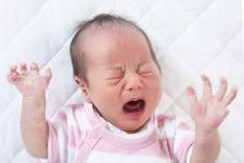 泣いている赤ちゃんのイメージ