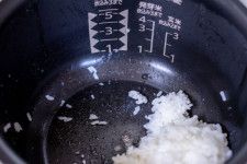 炊飯器の《ちょい残しご飯》あなたは許せる？許せない？SNSの“同棲できないランキング”に「むしろするべき」の声