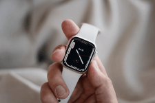 Apple Watchが触ってないのに勝手に動く「ゴーストタッチ」問題の対処法