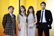 ミュージカル『ボディガード』のキャスト、（左から）内場勝則、May J.、新妻聖子、大谷亮平（3月30日・大阪市内）