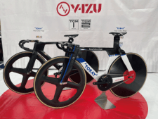 価格は1985万円！パリ五輪で自転車トラック競技日本代表を金メダルへ導く秘密兵器「V-IZU TCM-2」とは！？