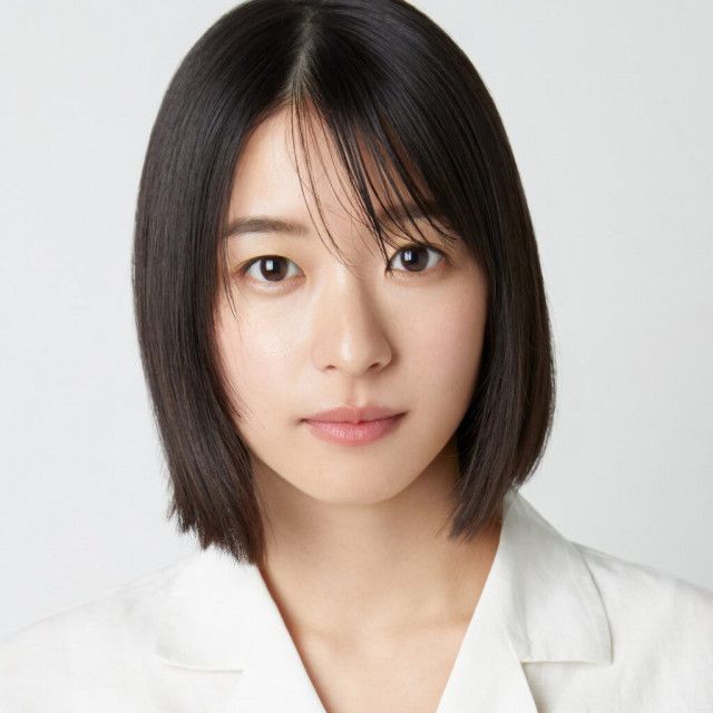役柄よりも早く？　『あんぱん』女優のウエディングドレス姿に、ファン「びっくり」「ギャップえぐい」「キレイすぎ」