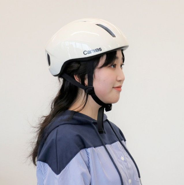 自転車に乗るときは「くるりんぱ」がベスト　「ヘルメットをかぶってもかわいい」髪形カタログ完成　ノートルダム清心女子大生が考案