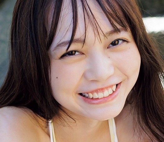 脱ぎかけショーパンで王道三角ビキニ　「制コレ22」グランプリ女優が美ボディでグラビア降臨　