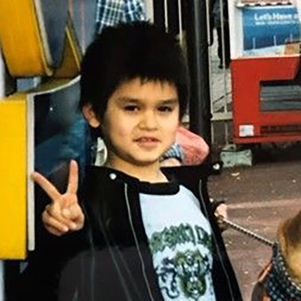 「学校でみんな僕をいじめるんだ」…泣いた小学生息子にかけた母の言葉「大人になれば、きっとみんなあなたの魅力に気づく」その一言がモデルとして羽ばたく原点に