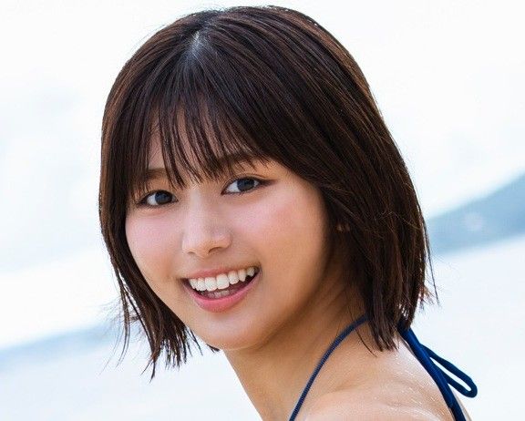 まぶしいTバック　元SKEの砂浜ショットにドキッ　過激なひもビキニも　「新しい感覚になりそうな予感」のドラマコラボ写真集