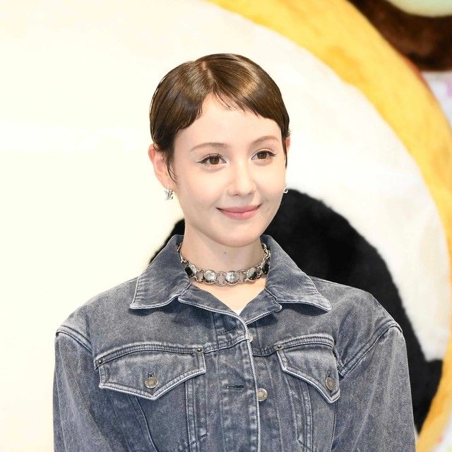 「変わり過ぎぃぃ…」33歳女優、激変　“整形前と整形後”に「別人すぎて違う人かと」「表情が全然違いますね」