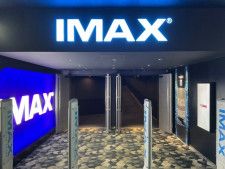 鑑賞料金2600円も納得！？6階建てビルに匹敵する巨大スクリーン…IMAXで「映画館体験」の極致を　「オッペンハイマー」など話題作続々