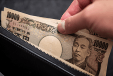 90歳の祖母の財布に、孫が入れた1万円札　 「美味しい物食べてもらおう」と思っていたら…まさかの展開