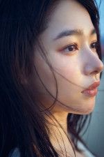 女優・桜井日奈子さんが水着初挑戦　大胆肌見せショットを公開　9月に写真集発売