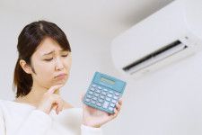 【電気代値上がり】補助金終了で「家計への負担を感じる」8割…「エアコン冷房の利用を我慢する」4割超