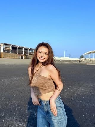 「今日好き」雨宮未苺、ウエスト穴開き変形デザイン着こなす「個性的」「美肌」と反響