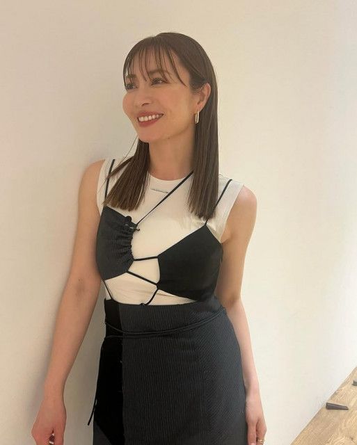新山千春、14歳年下夫と渓流釣りデート 夫撮影の写真に「素敵な笑顔」の声