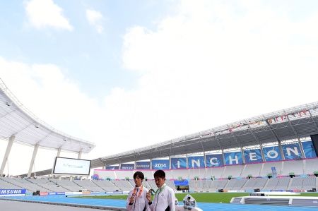 マラソン 日本男子は銀銅メダルを獲得