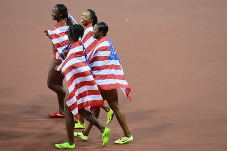 女子400メートルリレー、米国が世界新で金メダル
